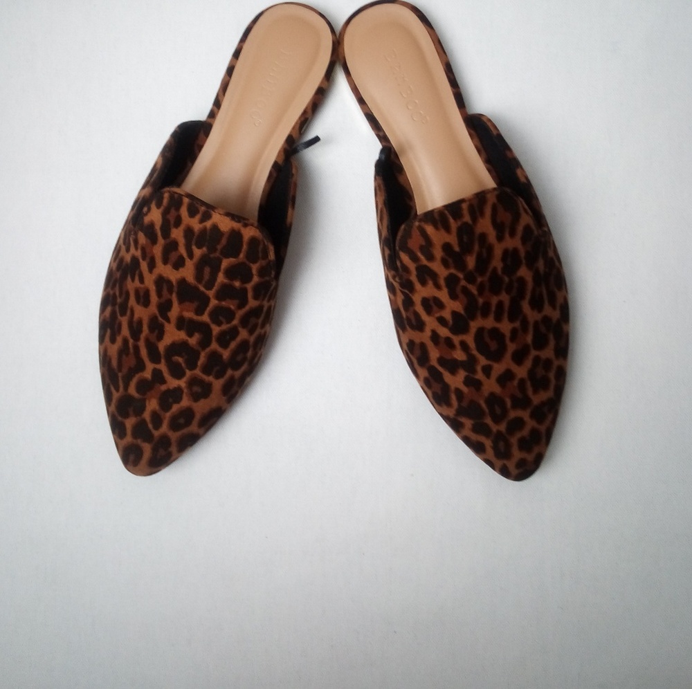 Bamboo Women's Flats Size 8